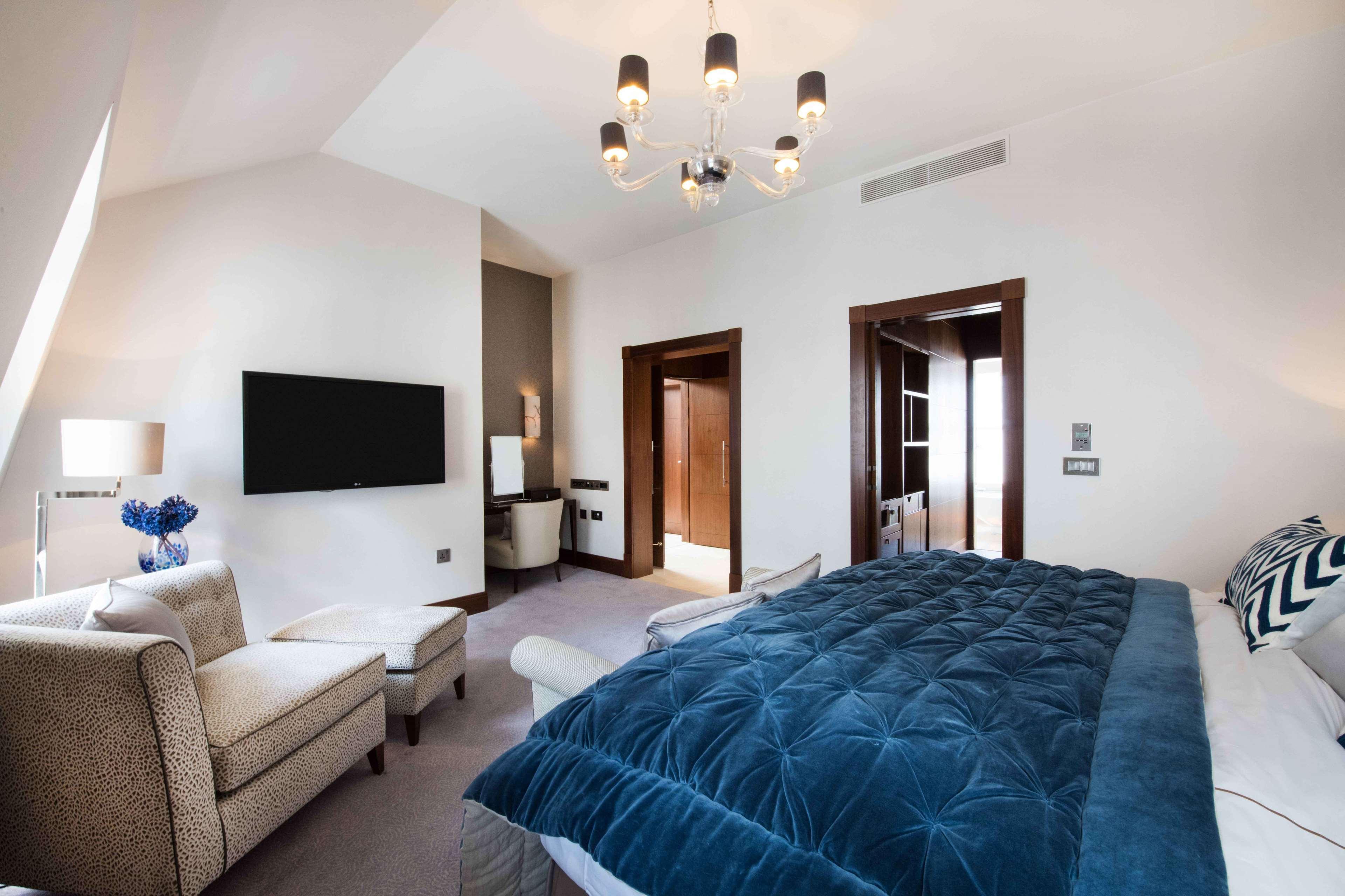 Conrad London St James Exterior foto A bedroom at the hotel